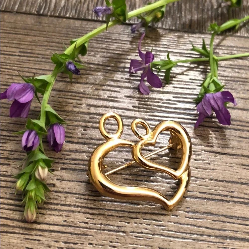 Vintage Goldtone Mother & Child Heart Pin